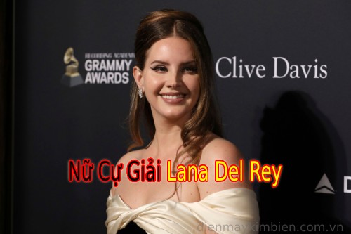 Lana Del Rey cung Cự Giải